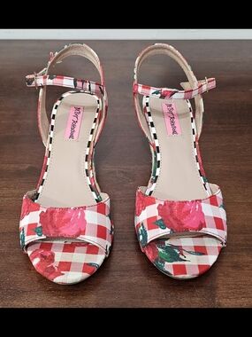 Betsey Johnson Red Floral Gingham Espadrille Sandals